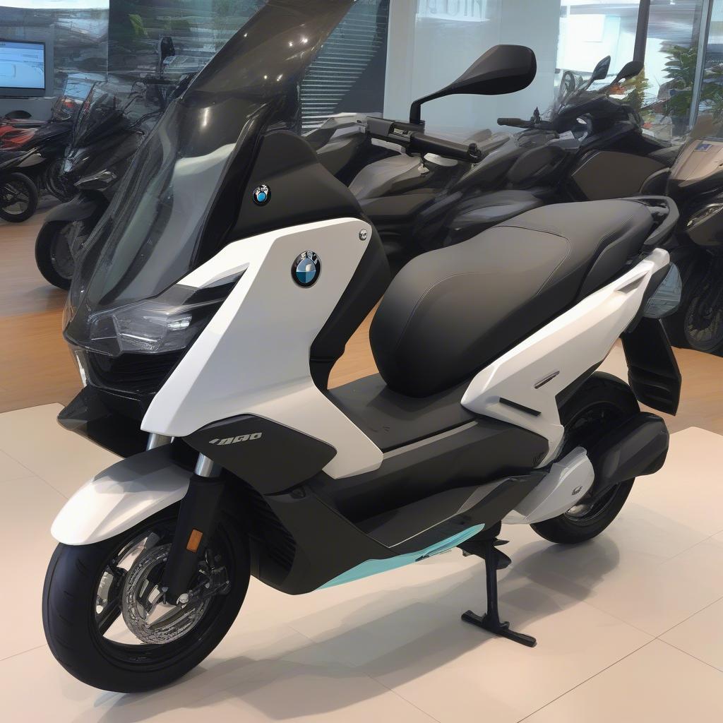 BMW C400X trưng bày tại đại lý ở Philippines