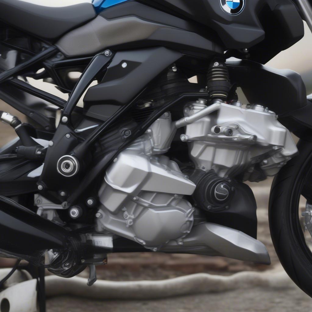 Động cơ mạnh mẽ của BMW G310R