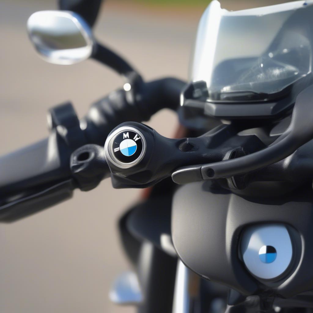 BMW Handguards bảo vệ tay lái khỏi gió mưa và va chạm