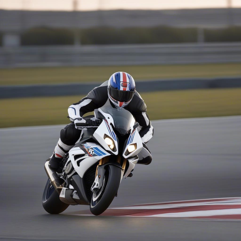 Trải nghiệm lái BMW HP4 Race 2018 trên đường đua