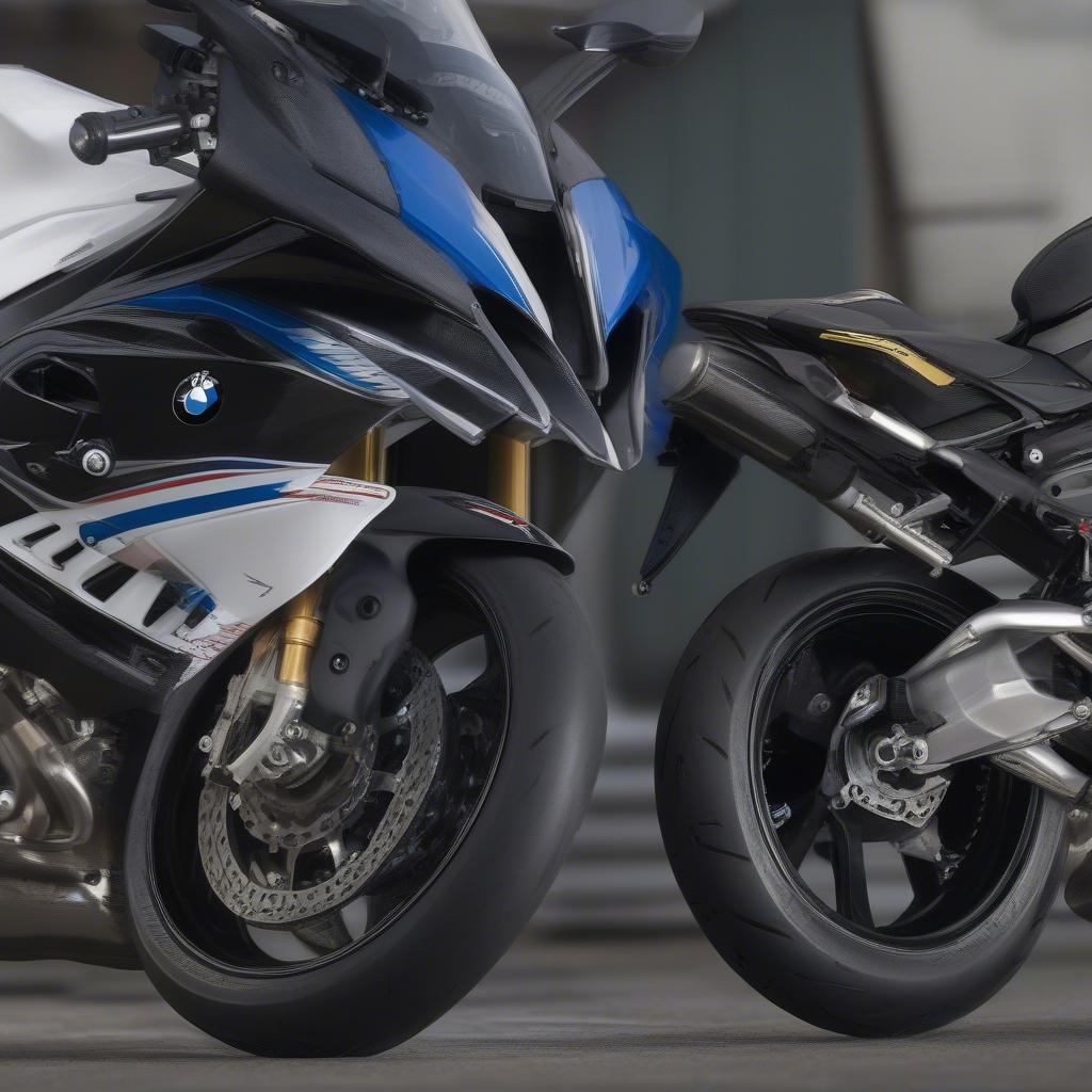 BMW HP4 vs S1000RR 2017: Hiệu năng