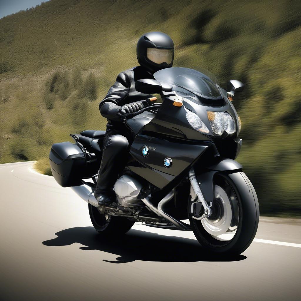 BMW K1200S 2010 mạnh mẽ trên đường trường