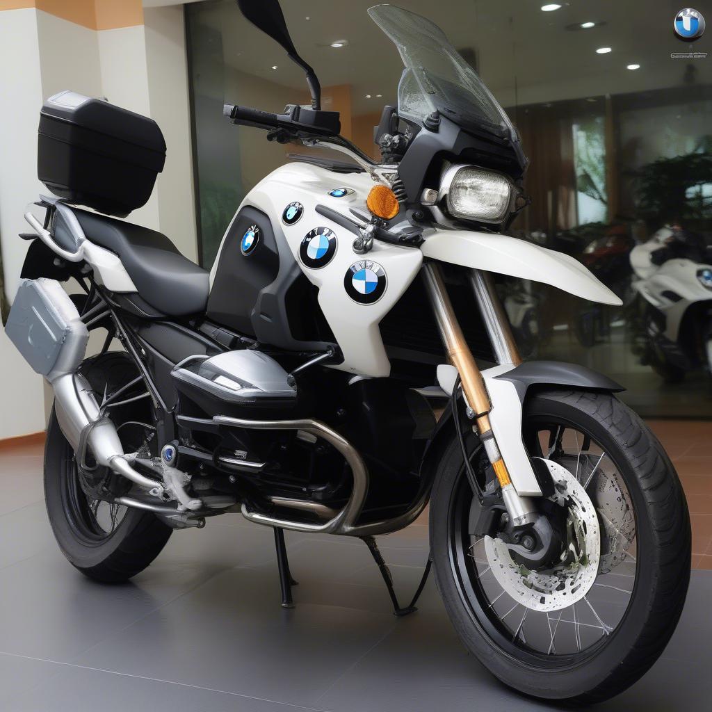 Hình ảnh chi tiết về một chiếc BMW Motorrad cũ chất lượng cao tại BMW Cầu Giấy.