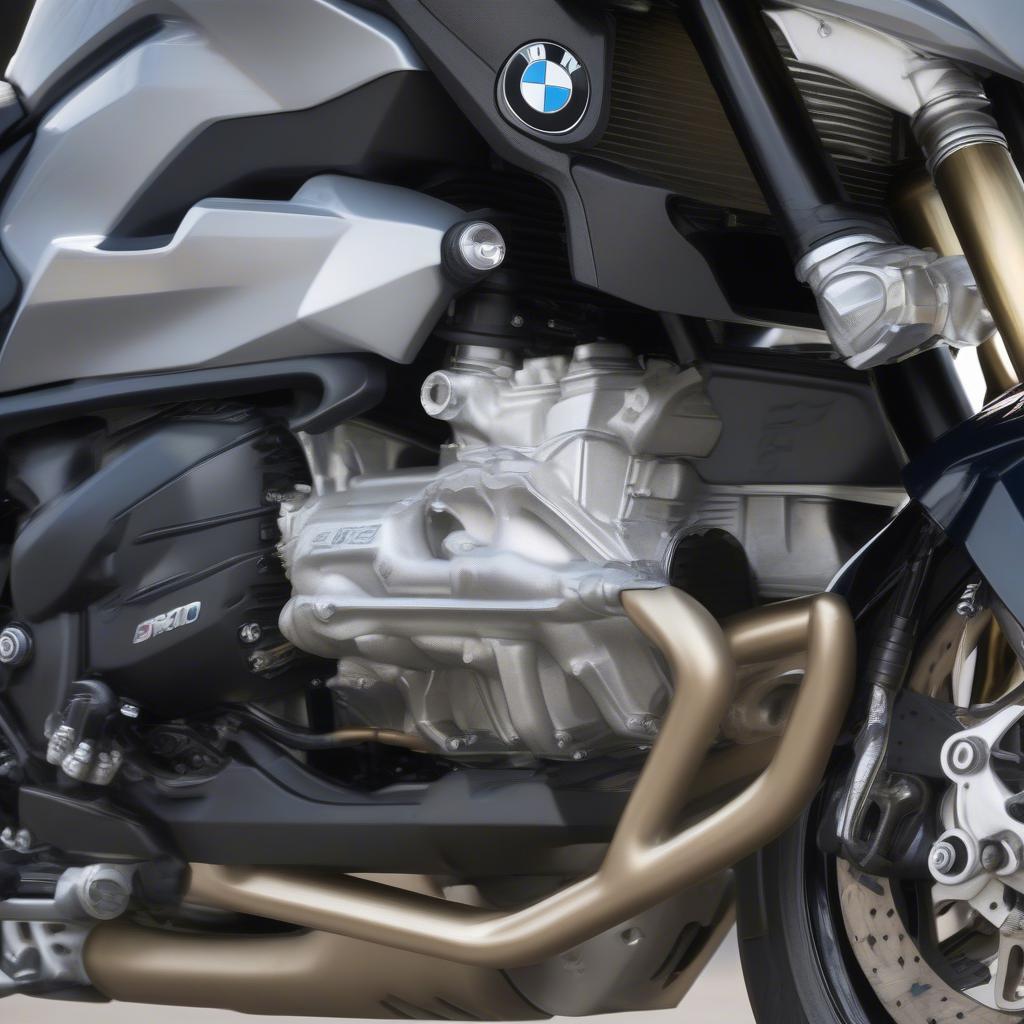 BMW R 1200 RS and BMW S 1000 R Engine Comparison