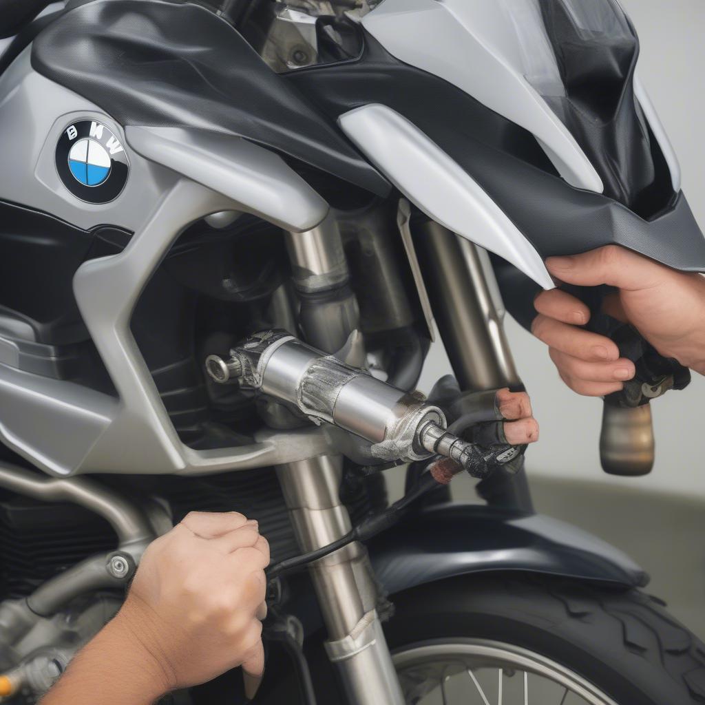 Bảo dưỡng phuộc trước BMW R1200 GS