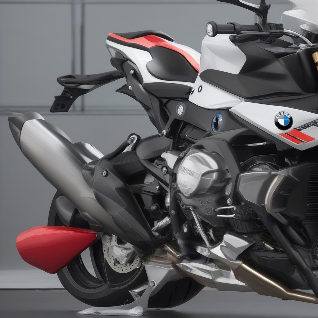 BMW S1000R 2014 vs 2017 So Sánh