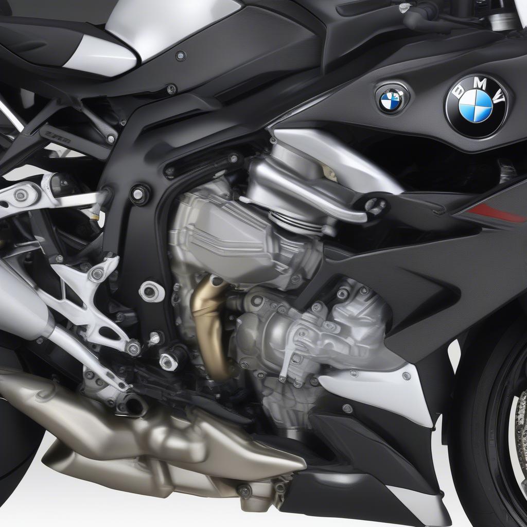 BMW S1000RR 2015: Động cơ mạnh mẽ