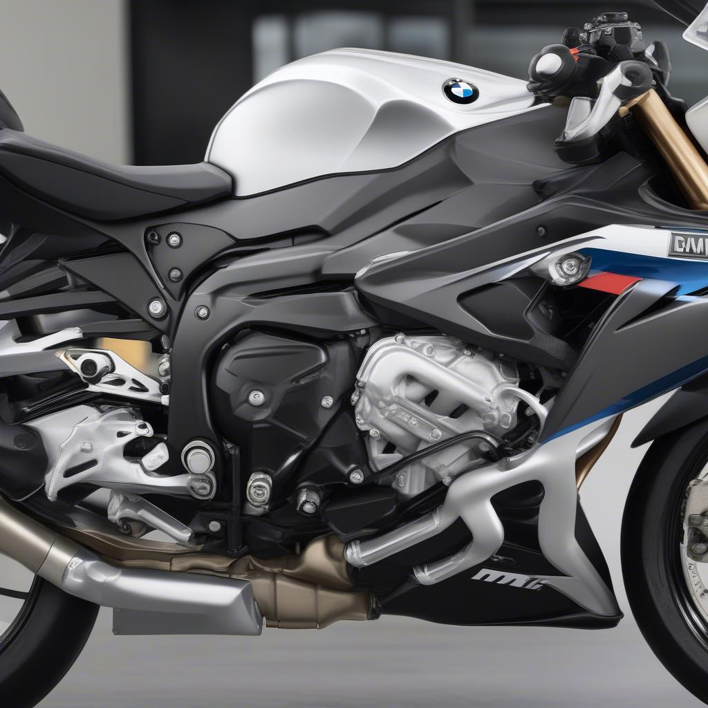 Động cơ mạnh mẽ của BMW S1000RR 2018