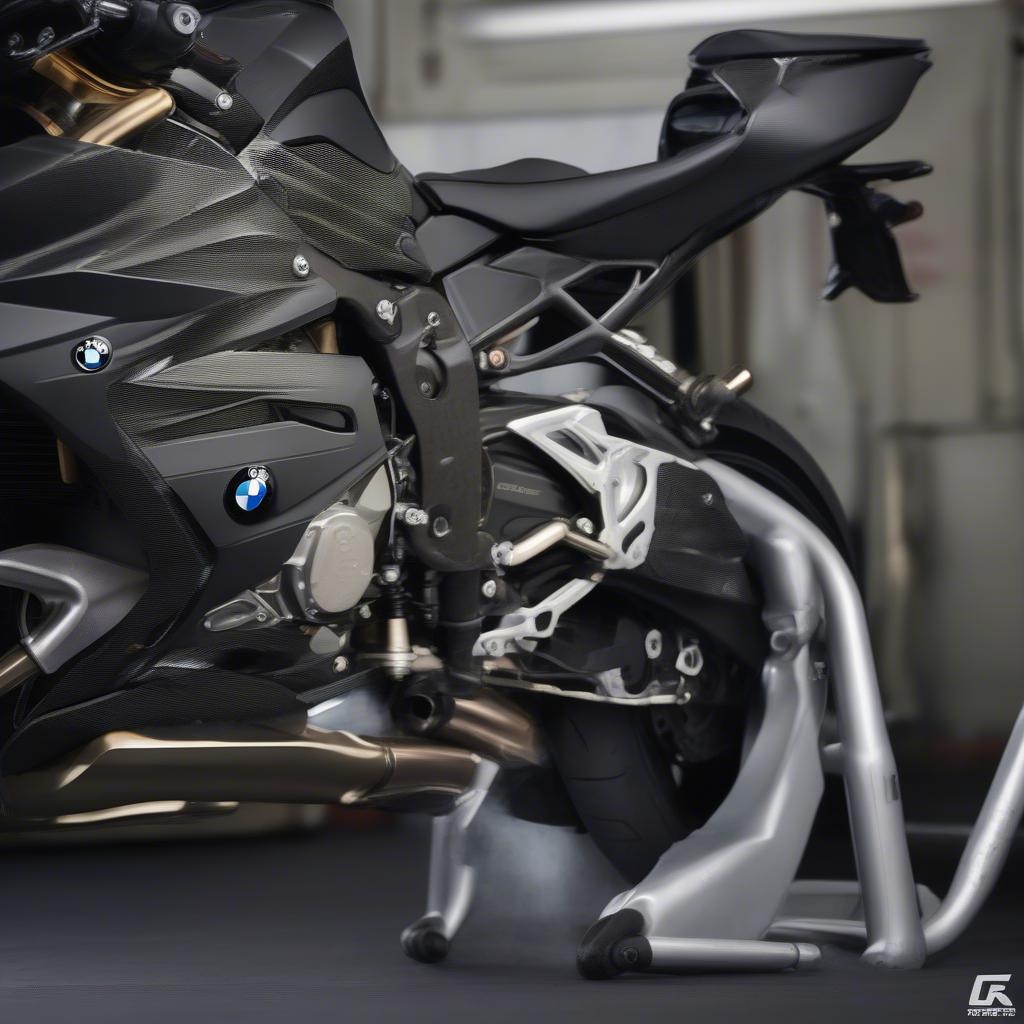 Ống xả SC Project Carbon Fiber trên BMW S1000RR 2019