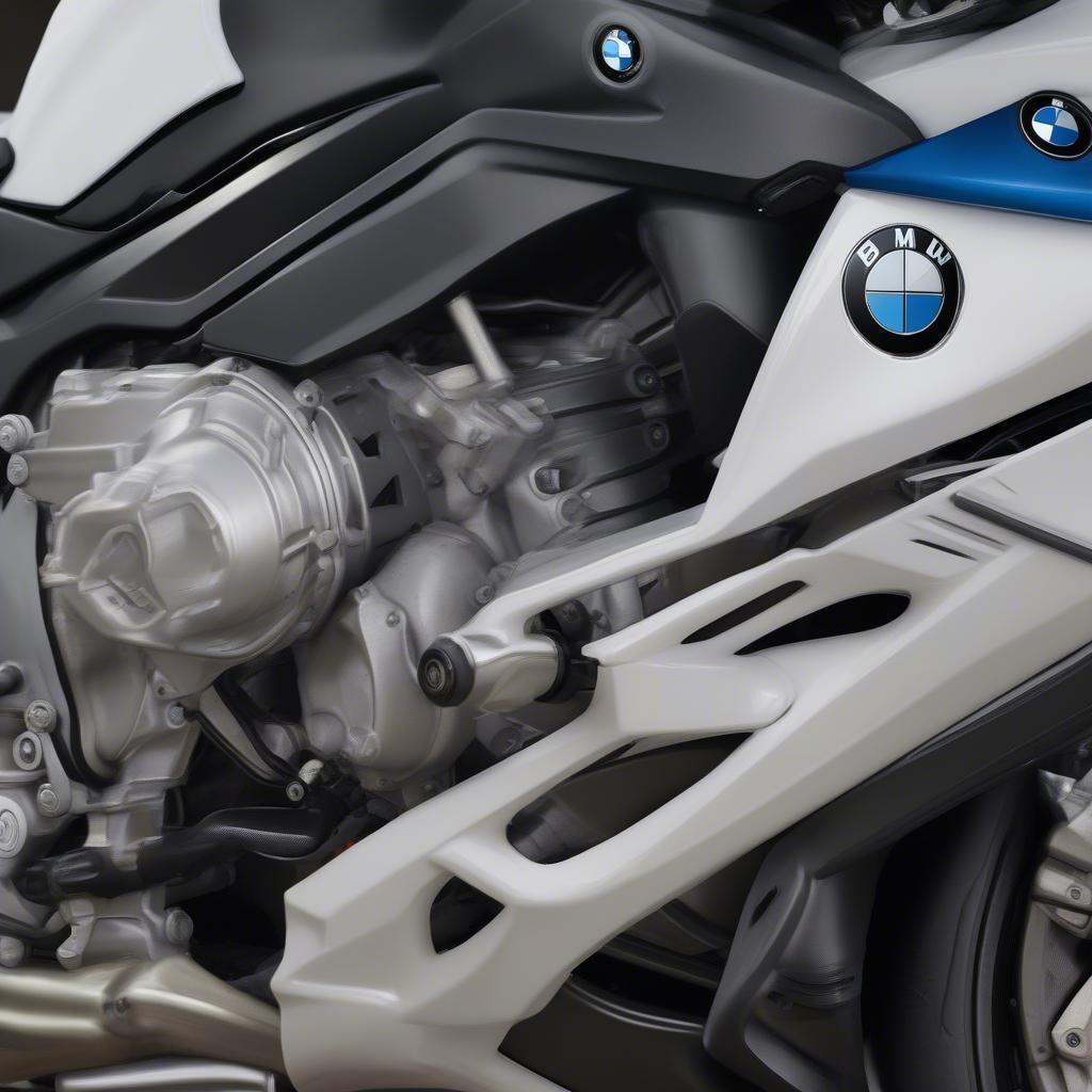 Động Cơ BMW S1000RR Mạnh Mẽ