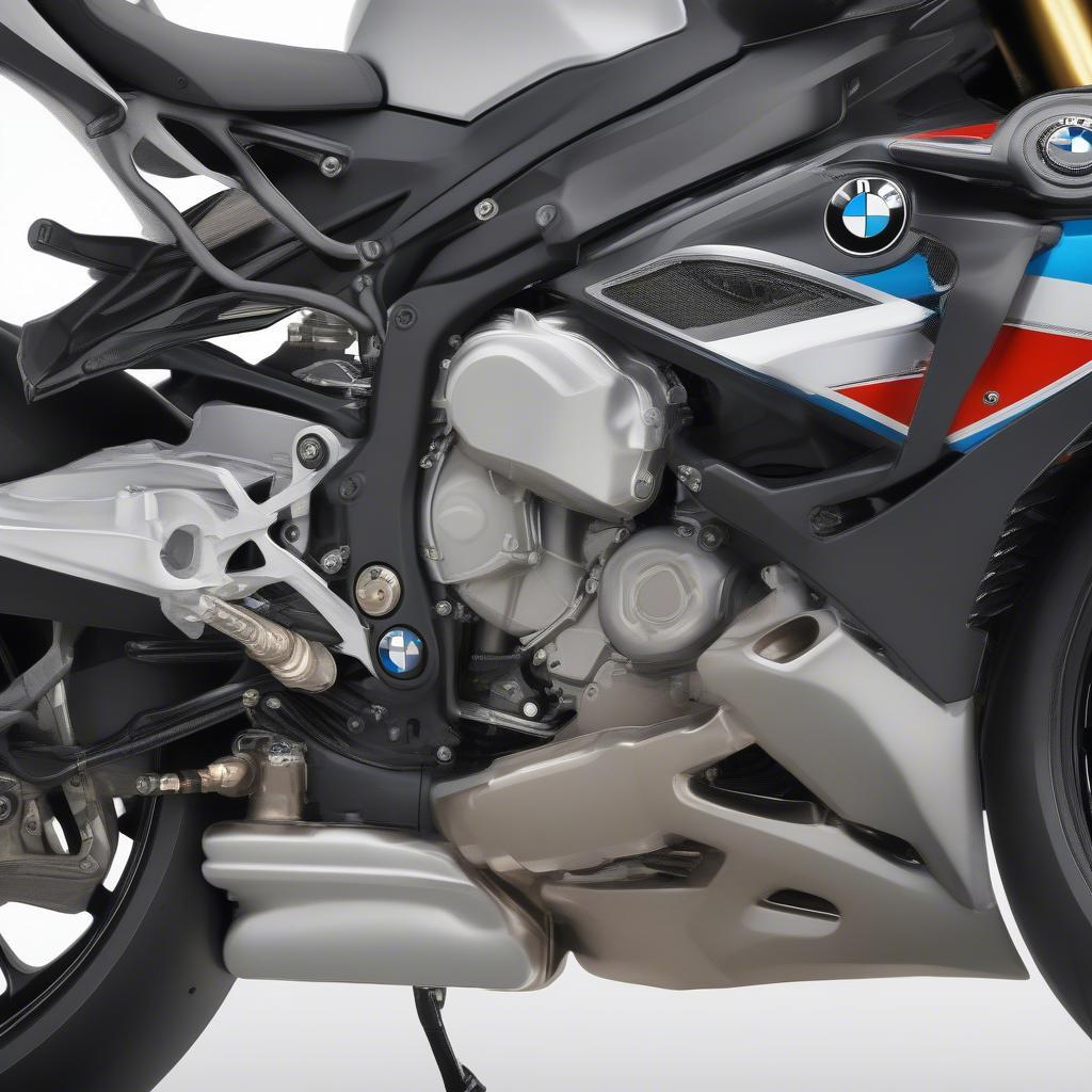 Động cơ mạnh mẽ của BMW S1000RR