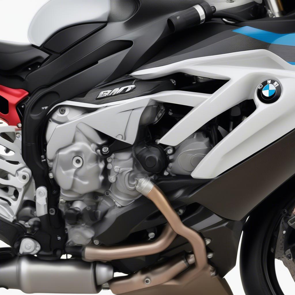 Động cơ BMW S1000RR uy lực và mạnh mẽ