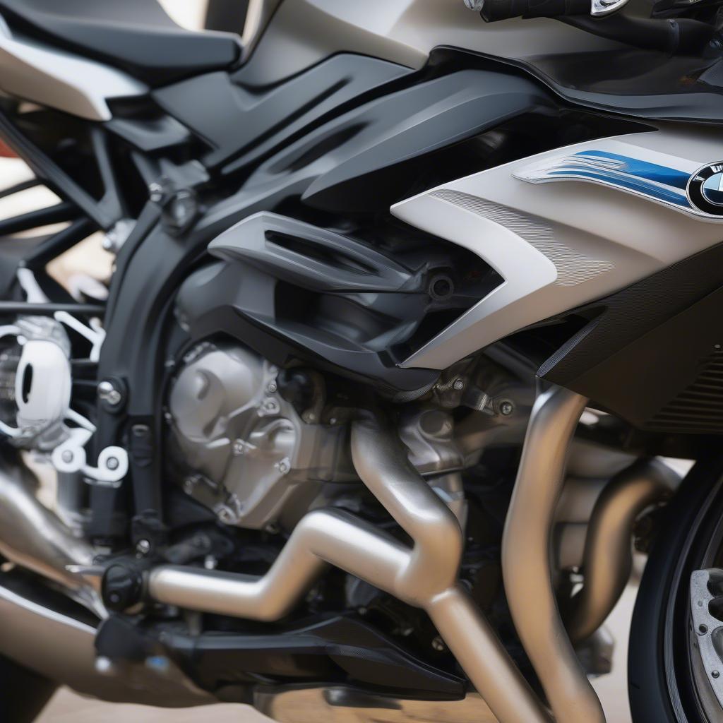 Động cơ mạnh mẽ của BMW S1000RR