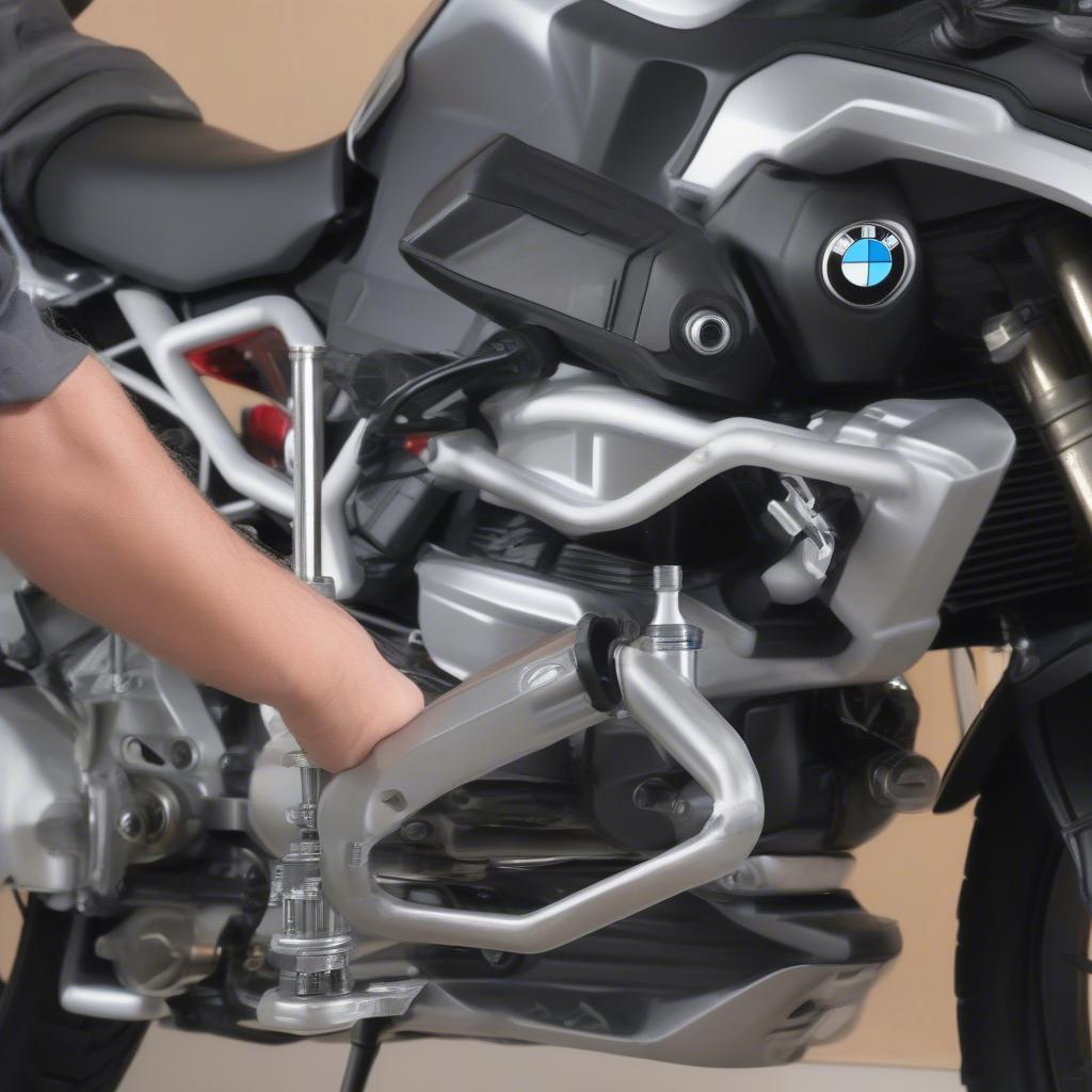 Lắp đặt SW-Motech Barback Offset Handlebar Risers trên BMW R1200GS