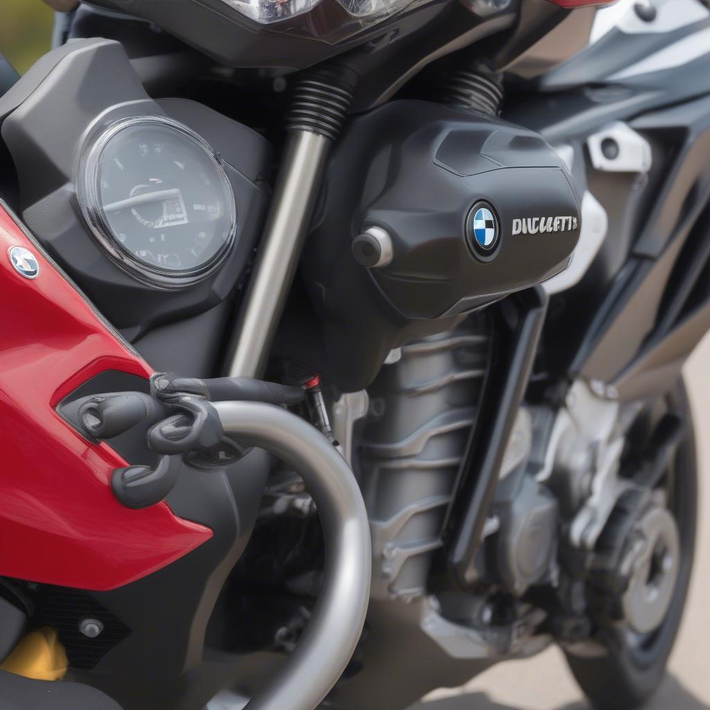 So sánh động cơ BMW S1000XR 2018 và Ducati Multistrada